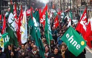 La mayoría sindical vasca registra en los Parlamentos ILPs a favor de un salario mínimo propio